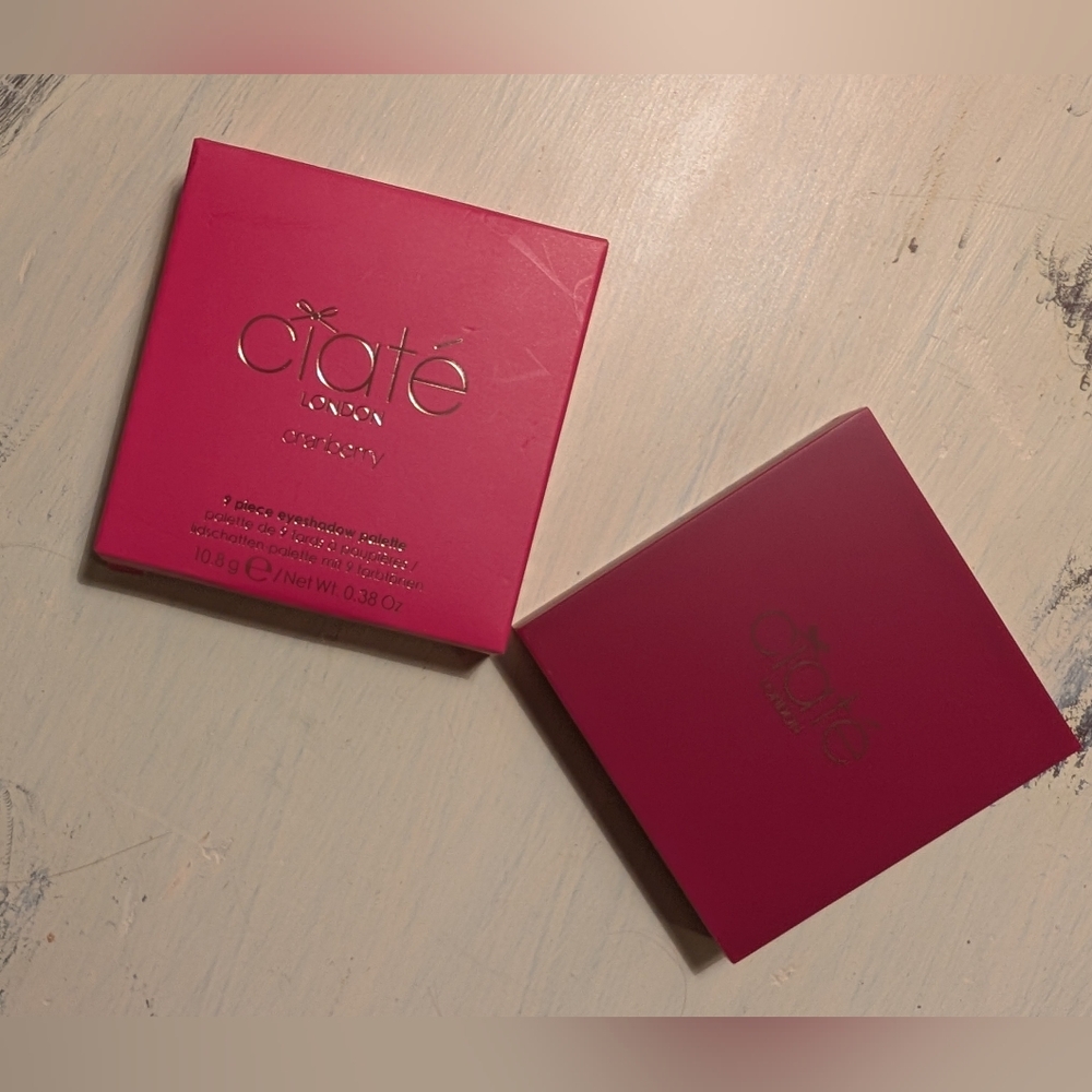 ciate' LONDON cranberry eyeshadow palette